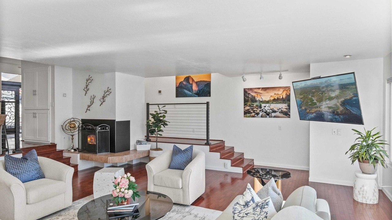 Photo of Livingroom in Carmel Woods