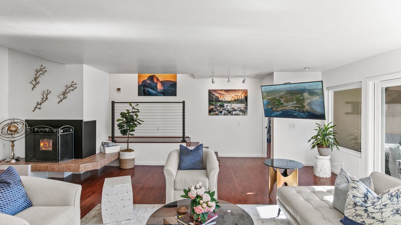 Photo of Livingroom in Carmel Woods