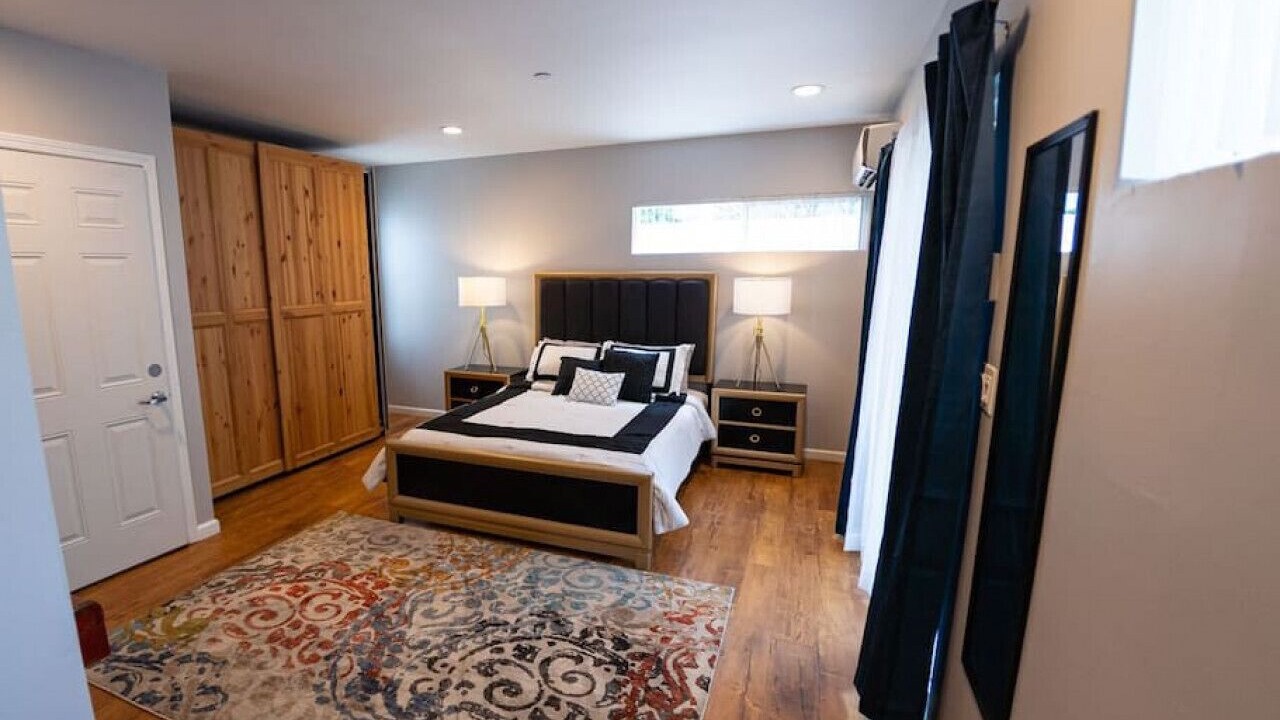 Photo of Bedroom in NoHo Arts District