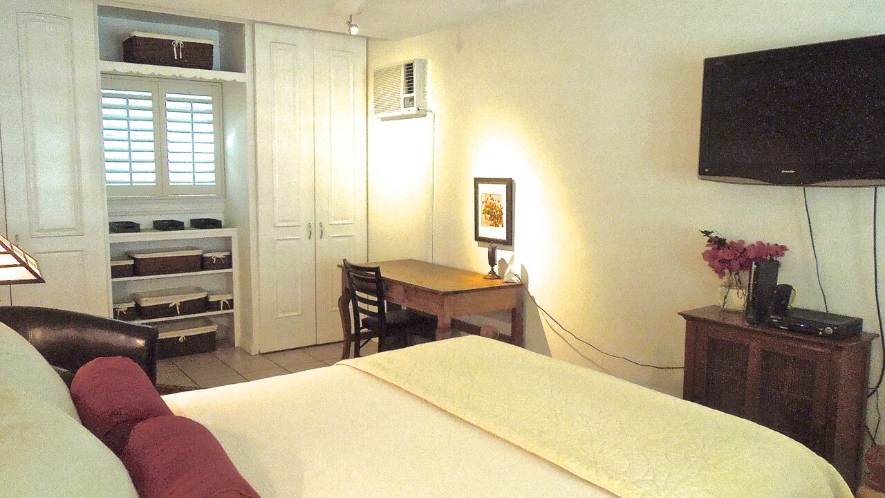 Photo of Bedroom in Beachwood Canyon