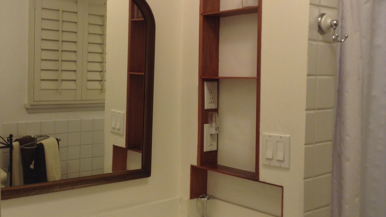 Photo of Bathroom in Beachwood Canyon