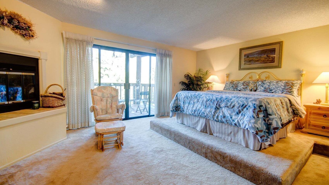 Photo of Bedroom in Lake Arrowhead
