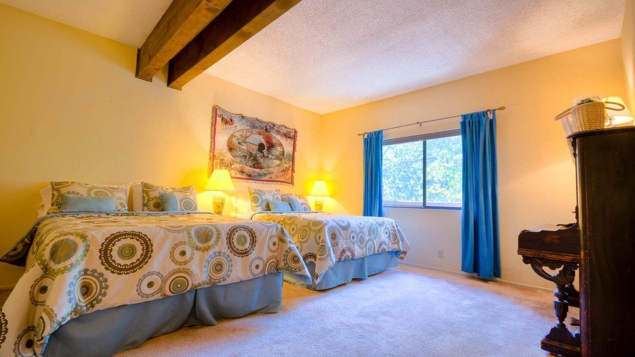Photo of Bedroom in Lake Arrowhead