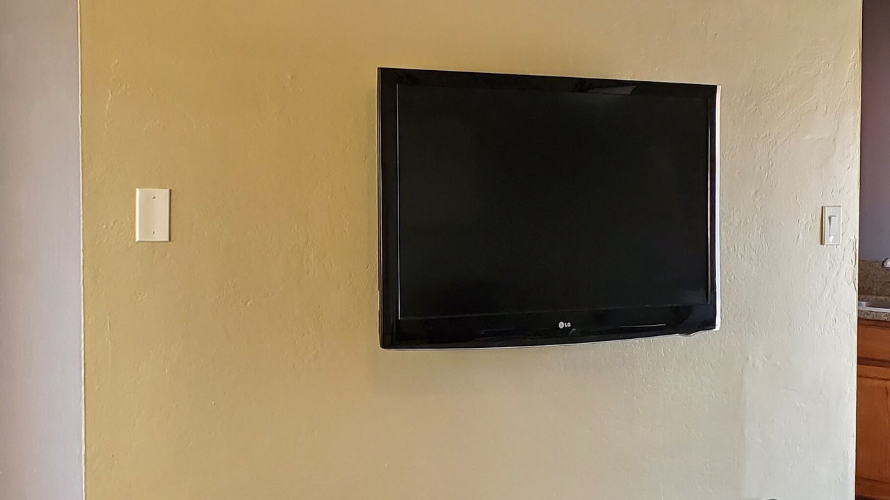 Photo of Livingroom in California City