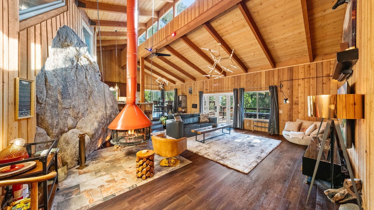 Photo of Livingroom in Idyllwild
