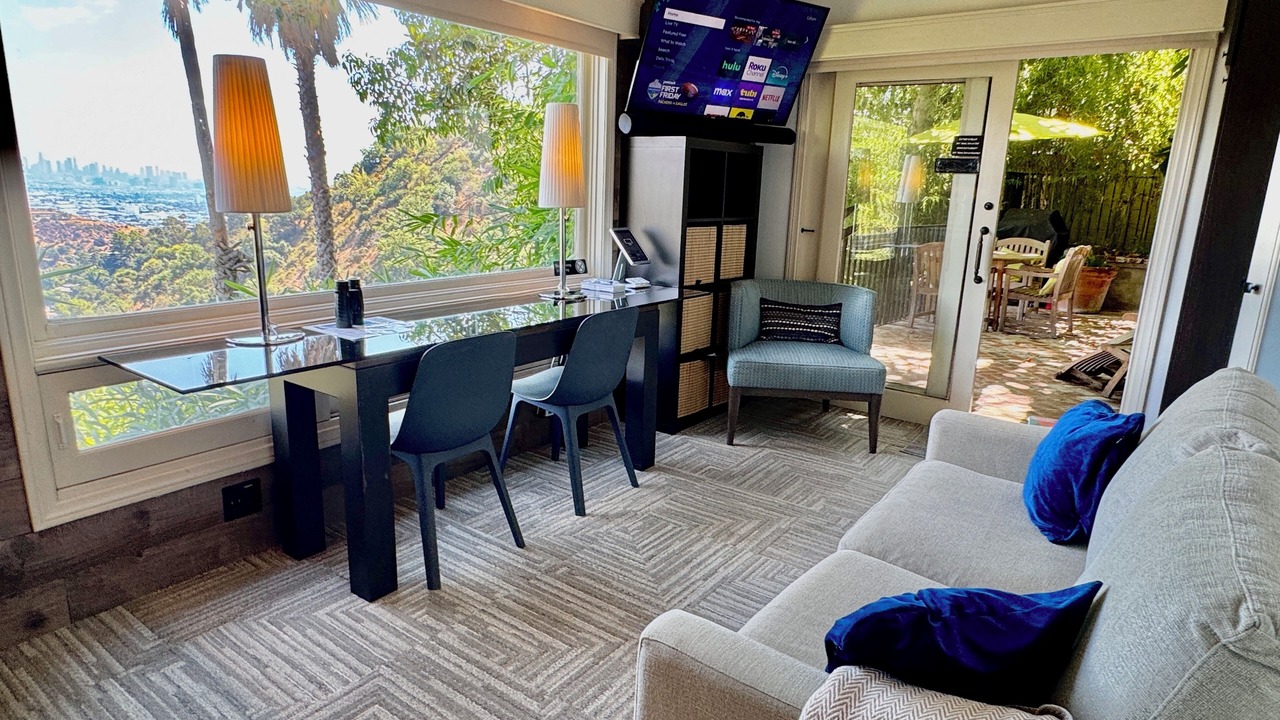 Photo of Livingroom in Hollywood Hills West
