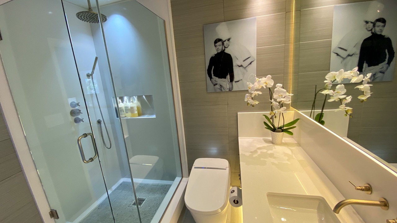 Photo of Bathroom in Hollywood Hills West