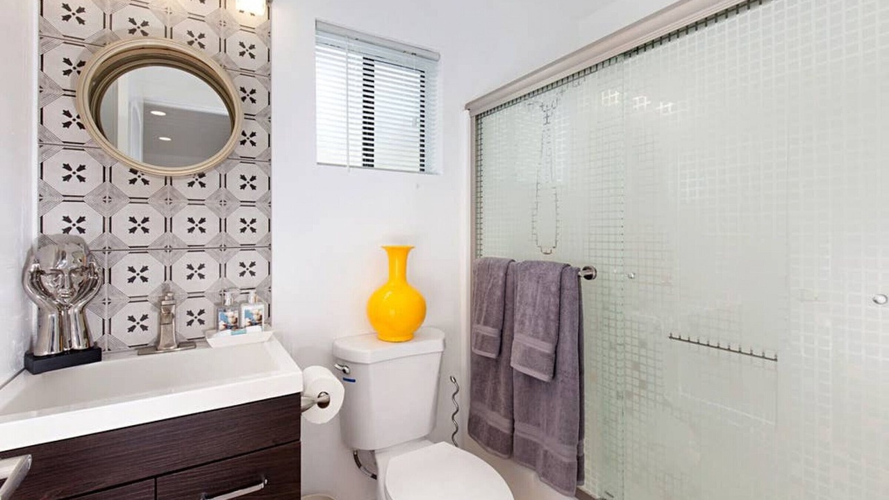 Photo of Bathroom in Lantern District