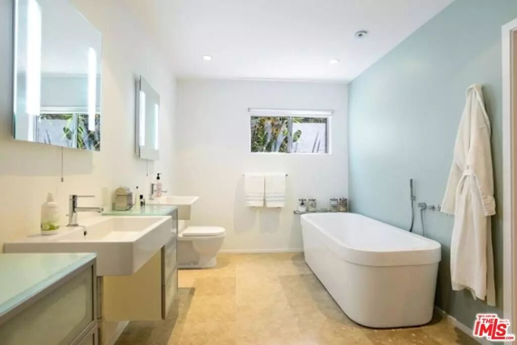 Photo of Bathroom in Pacific Palisades