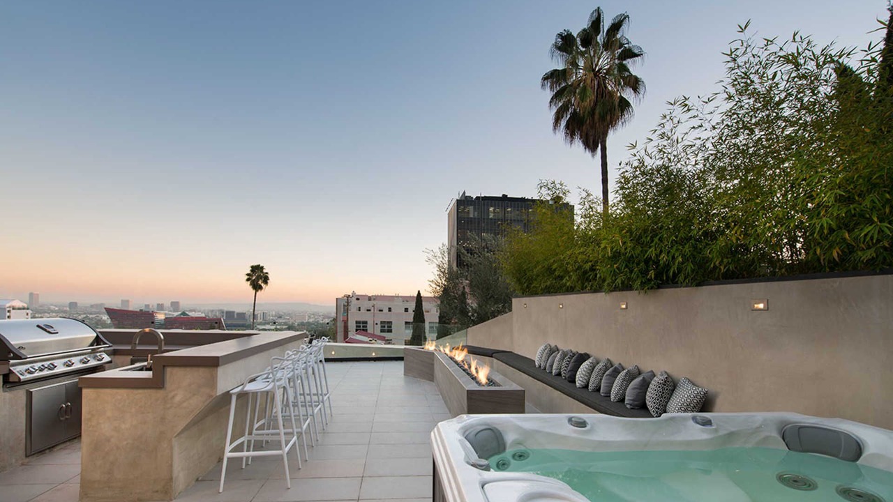Photo of Outdoor in Hollywood Hills West