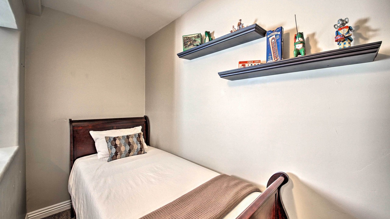 Photo of Bedroom in Lake Arrowhead