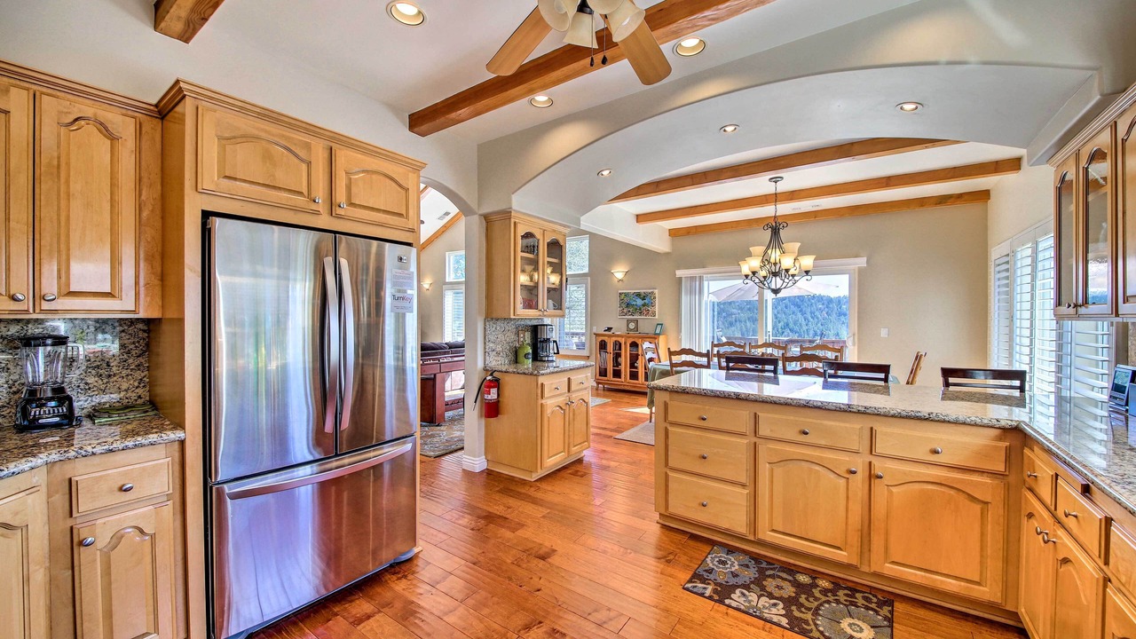 Photo of Kitchen in Lake Arrowhead