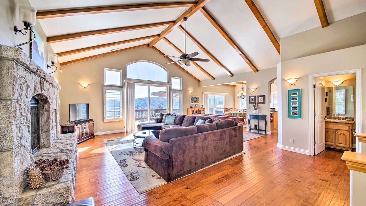 Photo of Bedroom in Lake Arrowhead