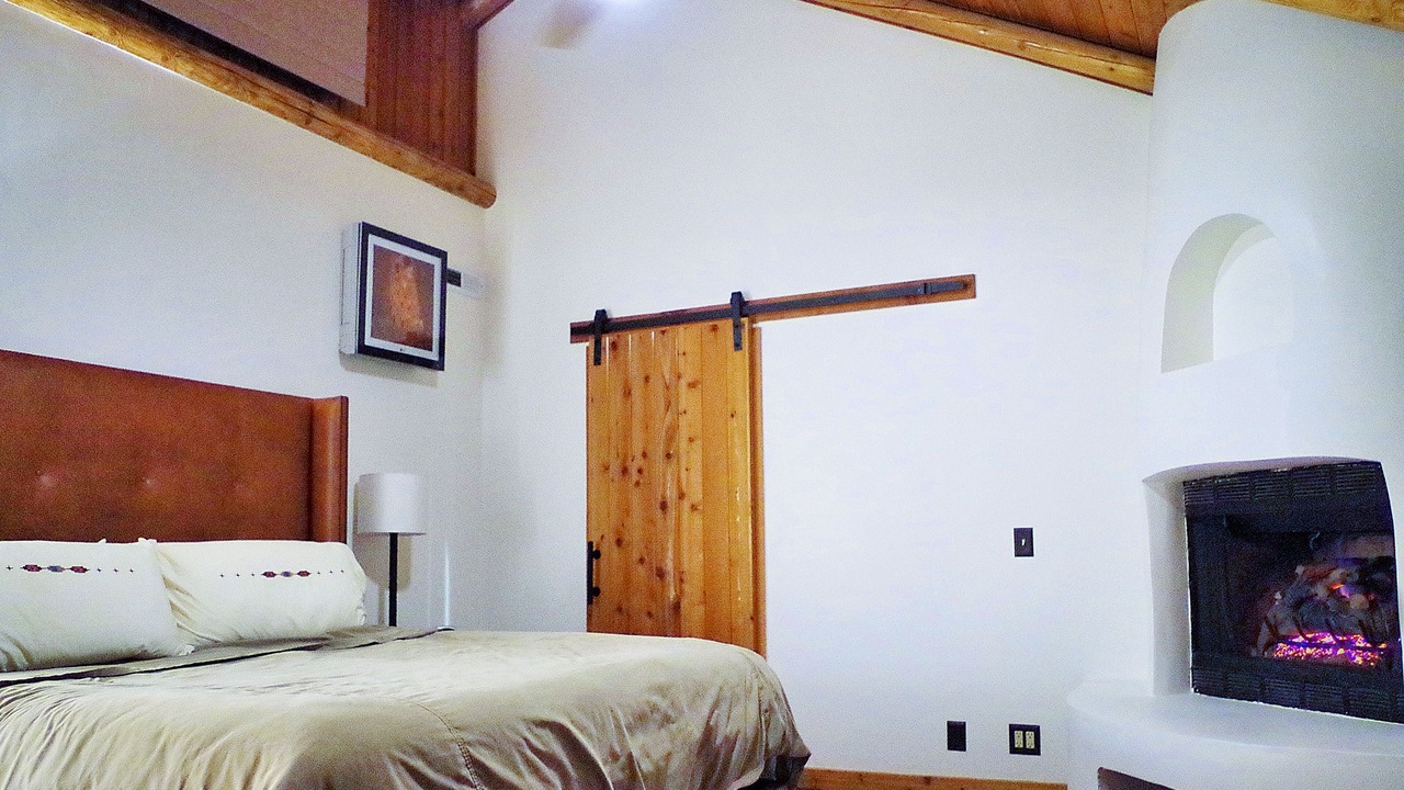 Photo of Bedroom in Lake Arrowhead