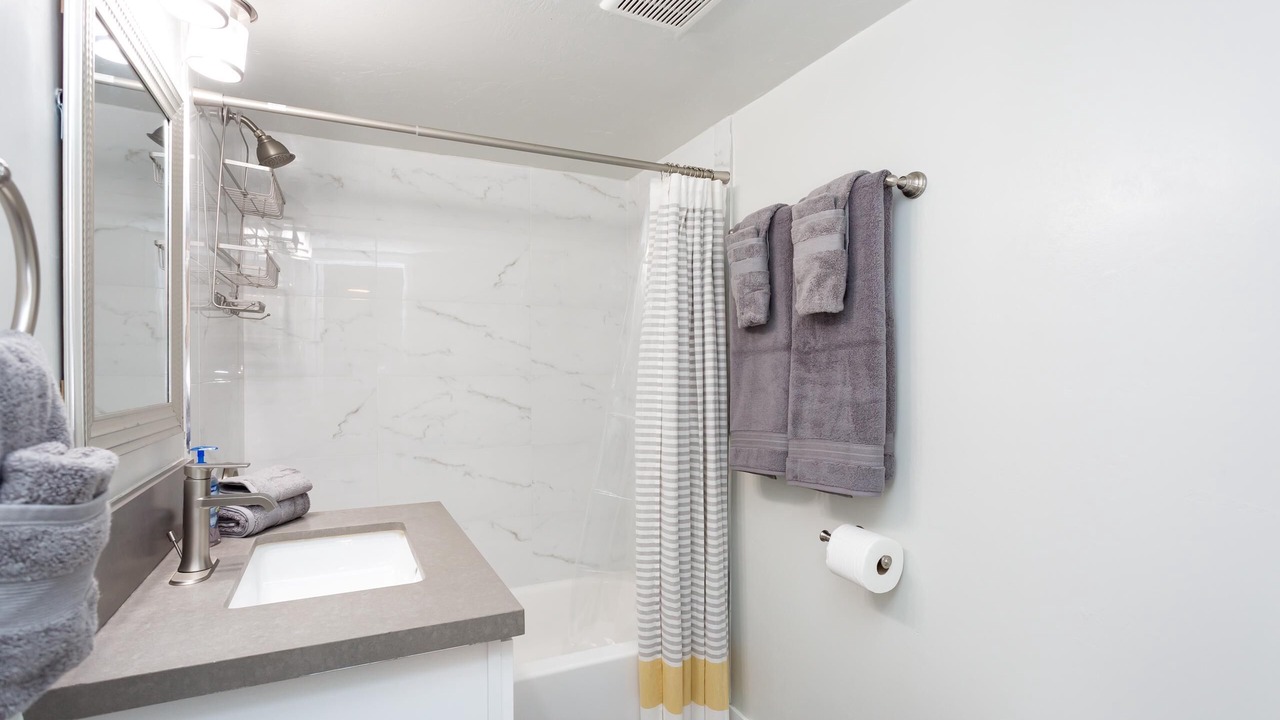 Photo of Bathroom in South Mission Beach
