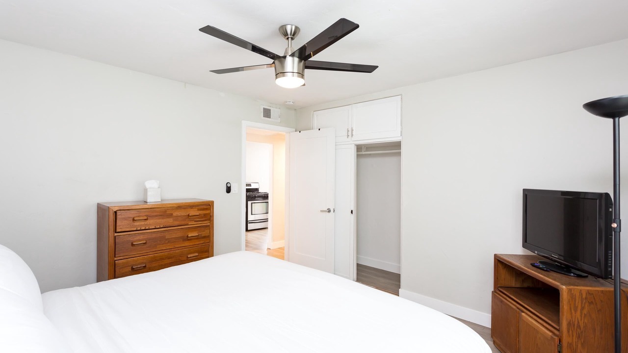 Photo of Bedroom in South Mission Beach