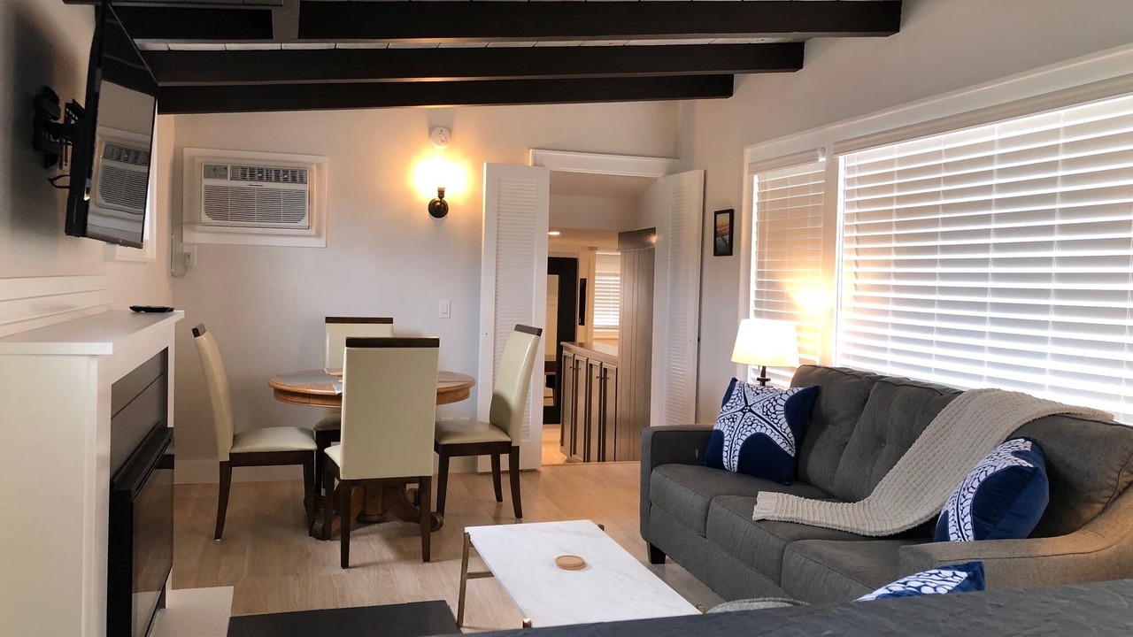 Photo of Livingroom in Balboa Island