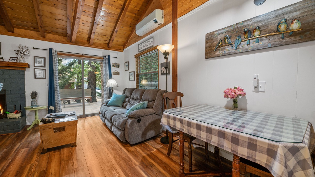 Photo of Livingroom in Moonridge