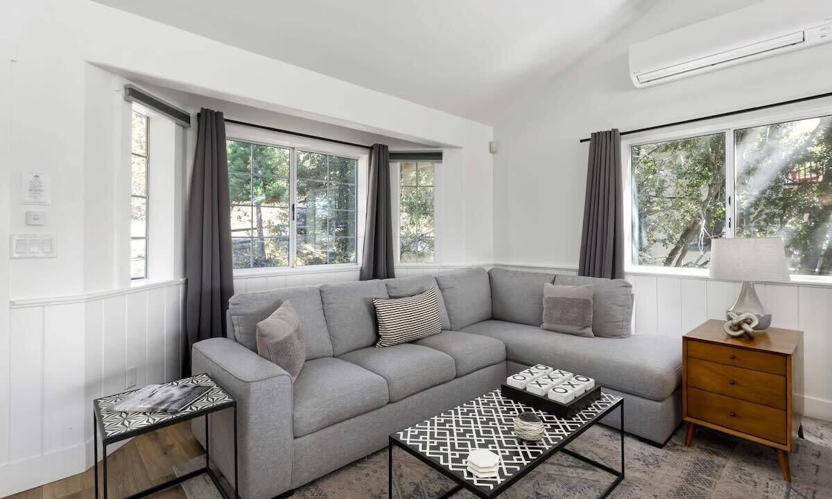 Photo of Bedroom in Lake Arrowhead