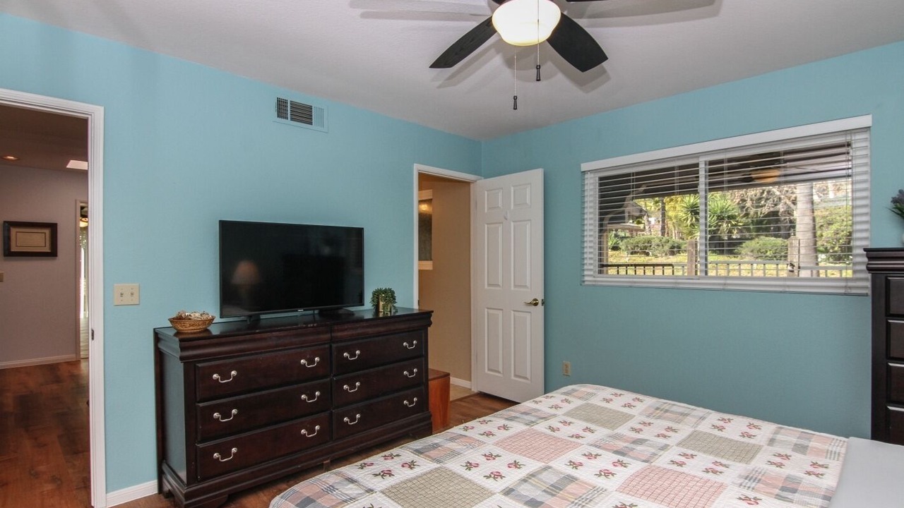 Photo of Bedroom in North Broadway