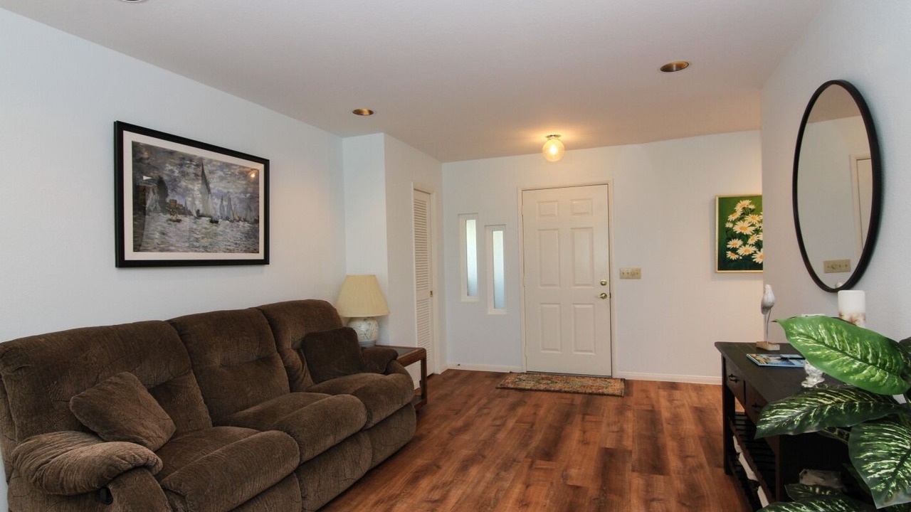 Photo of Livingroom in North Broadway