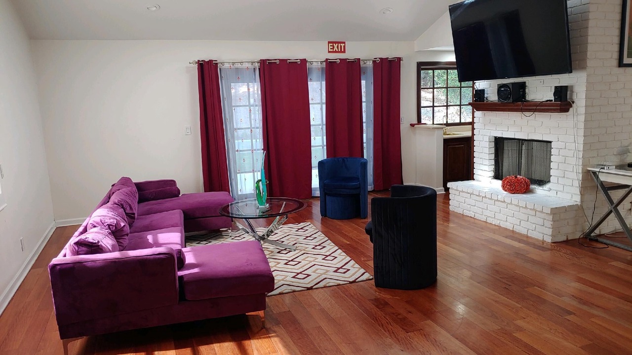 Photo of Bedroom in Woodland Hills