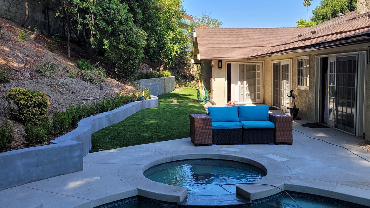 Photo of Outdoor in Woodland Hills