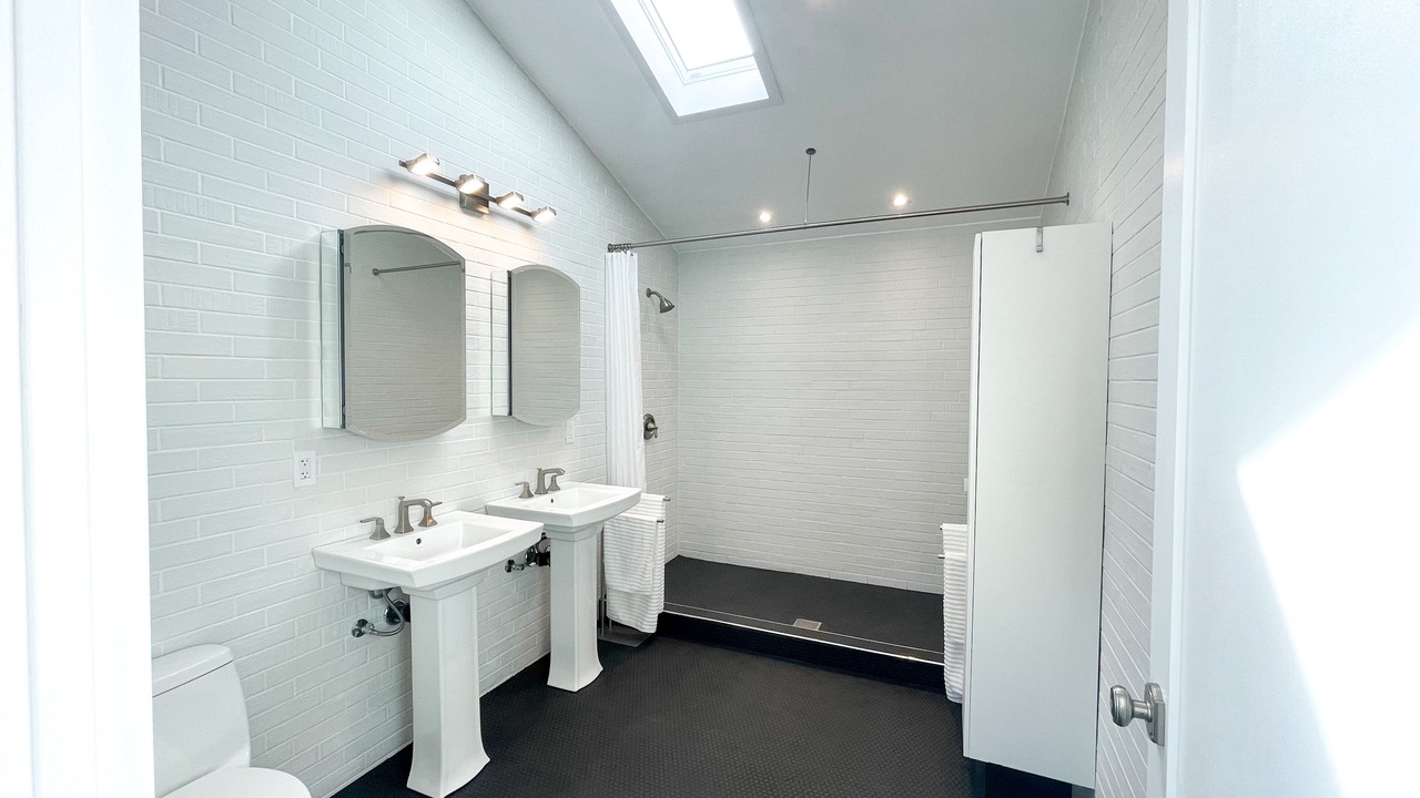 Photo of Bathroom in Pacific Palisades