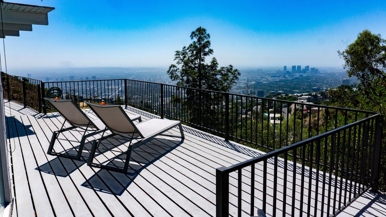 Photo of Outdoor in Hollywood Hills West