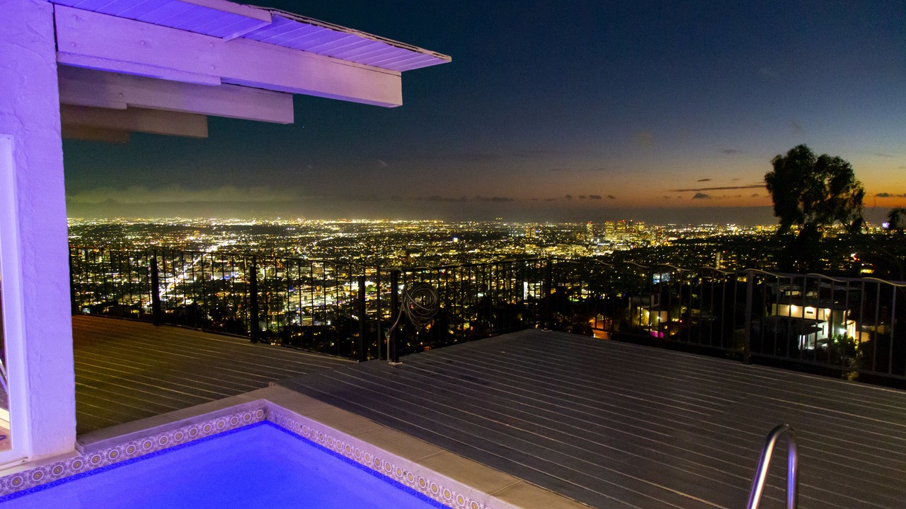 Photo of Outdoor in Hollywood Hills West