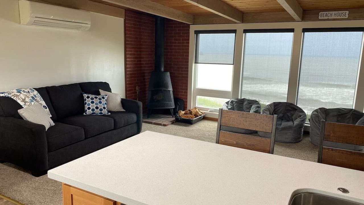 Photo of Livingroom in Smith River