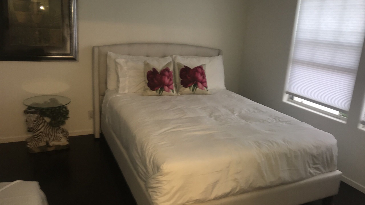 Photo of Bedroom in Lower Peters Canyon