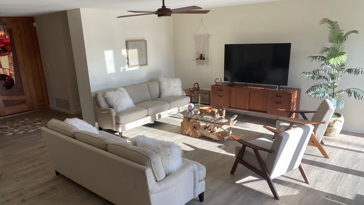 Photo of Livingroom in Lower Hermosa