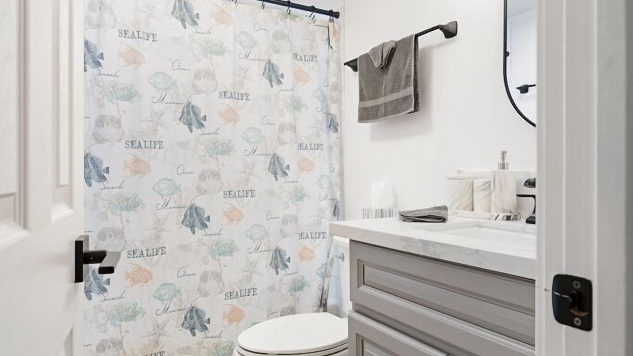 Photo of Bathroom in South Mission Beach