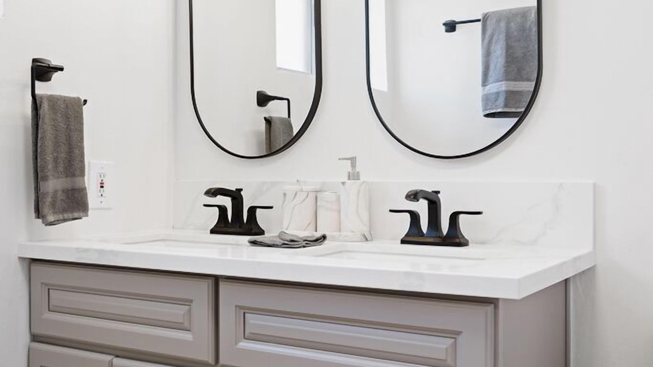 Photo of Bathroom in South Mission Beach