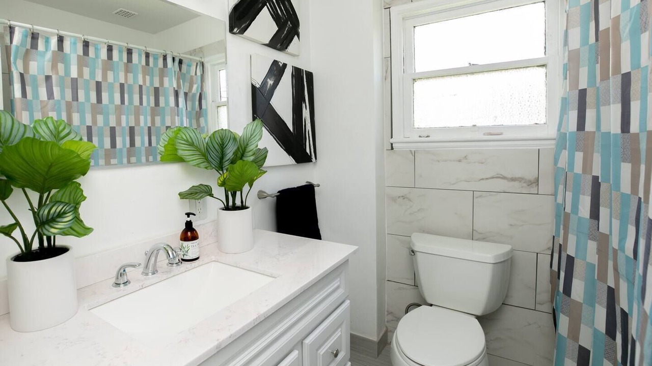 Photo of Bathroom in Harbor