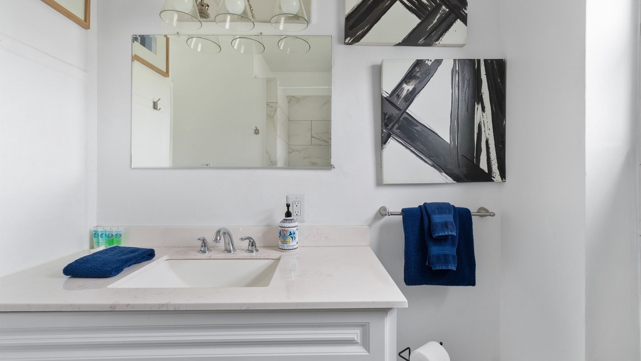 Photo of Bathroom in Harbor