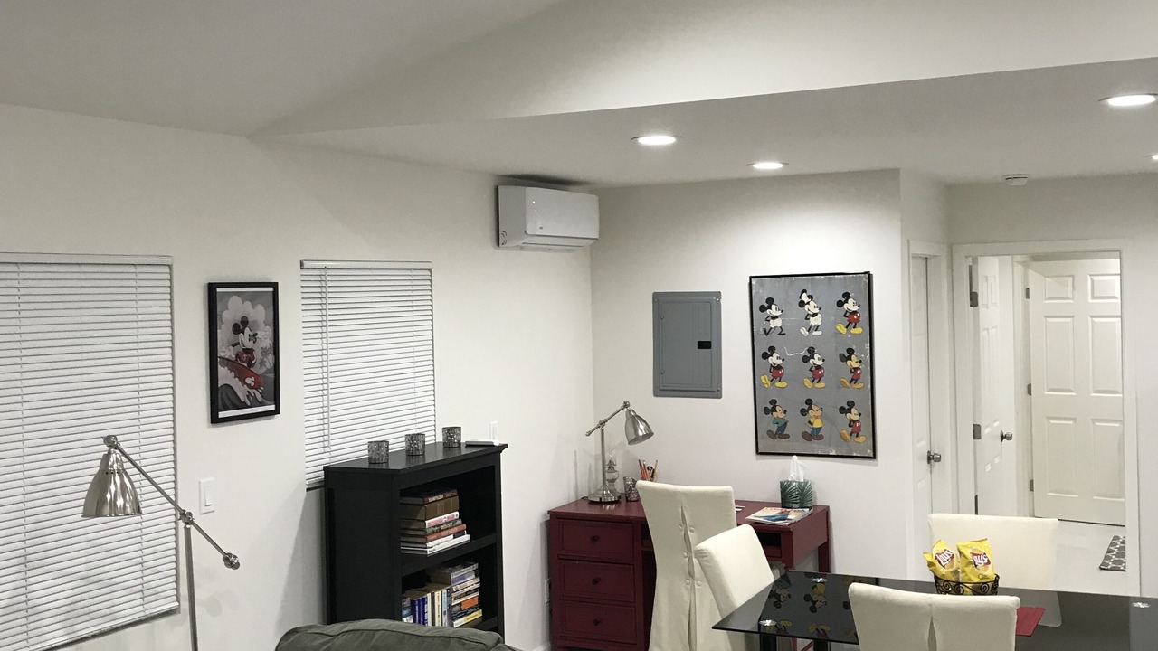 Photo of Livingroom in Valley Glen