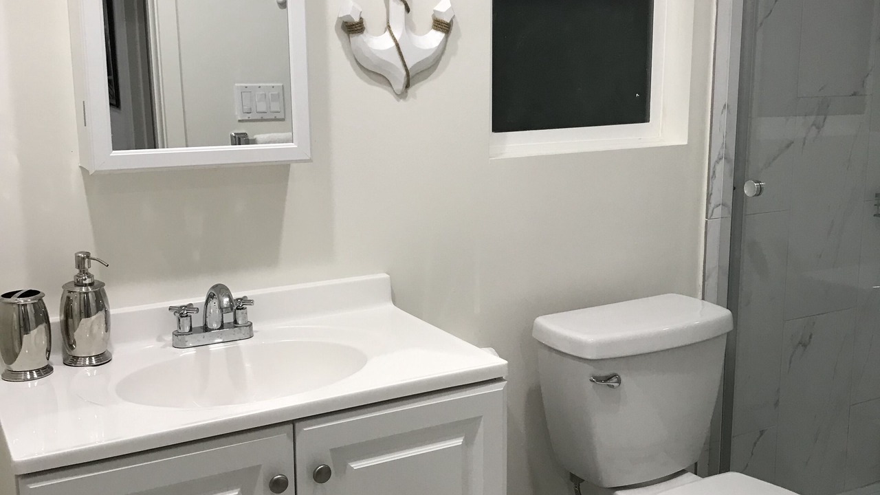 Photo of Bathroom in Valley Glen