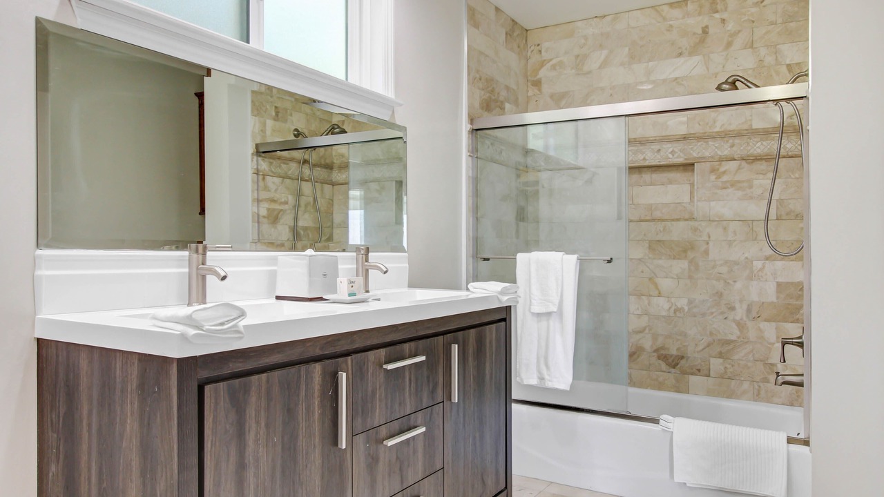 Photo of Bathroom in Woodland Hills