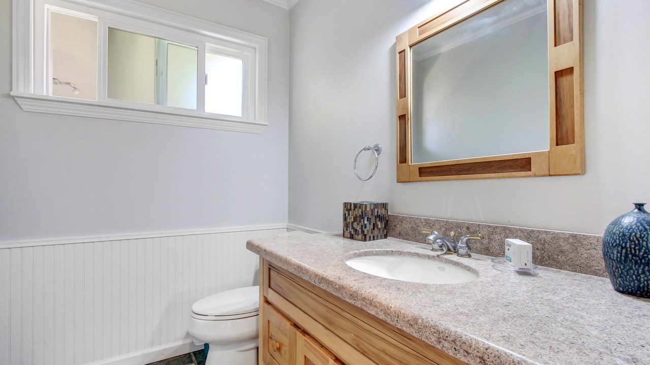 Photo of Bathroom in Woodland Hills