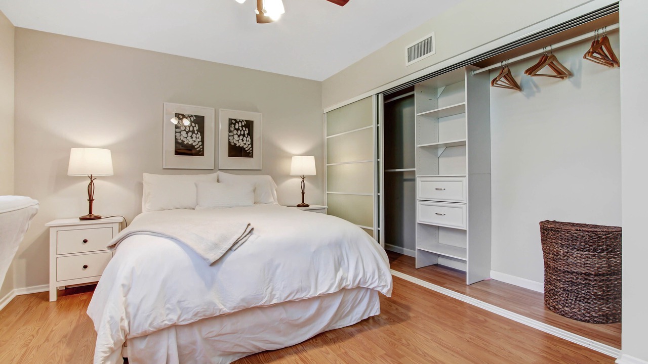 Photo of Bedroom in Woodland Hills