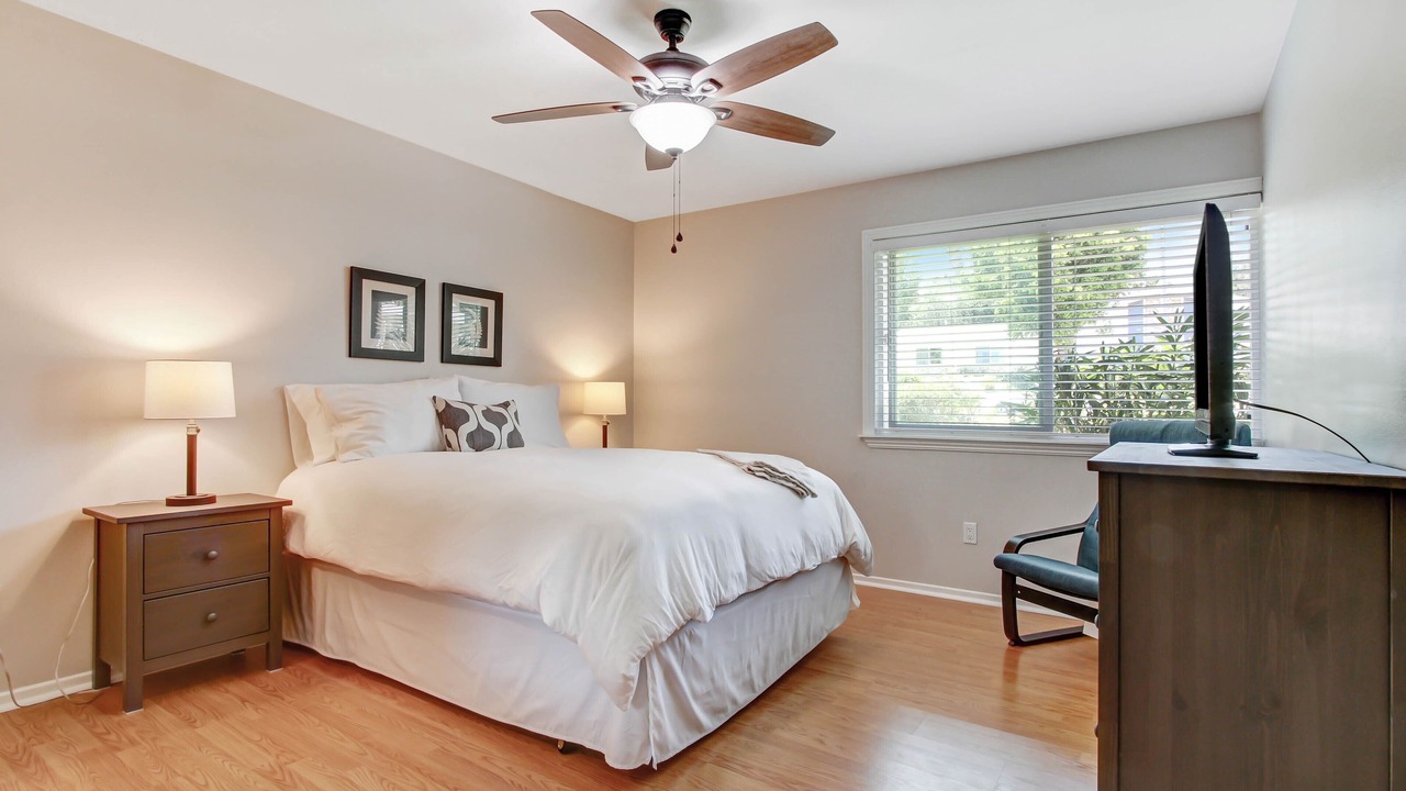 Photo of Bedroom in Woodland Hills