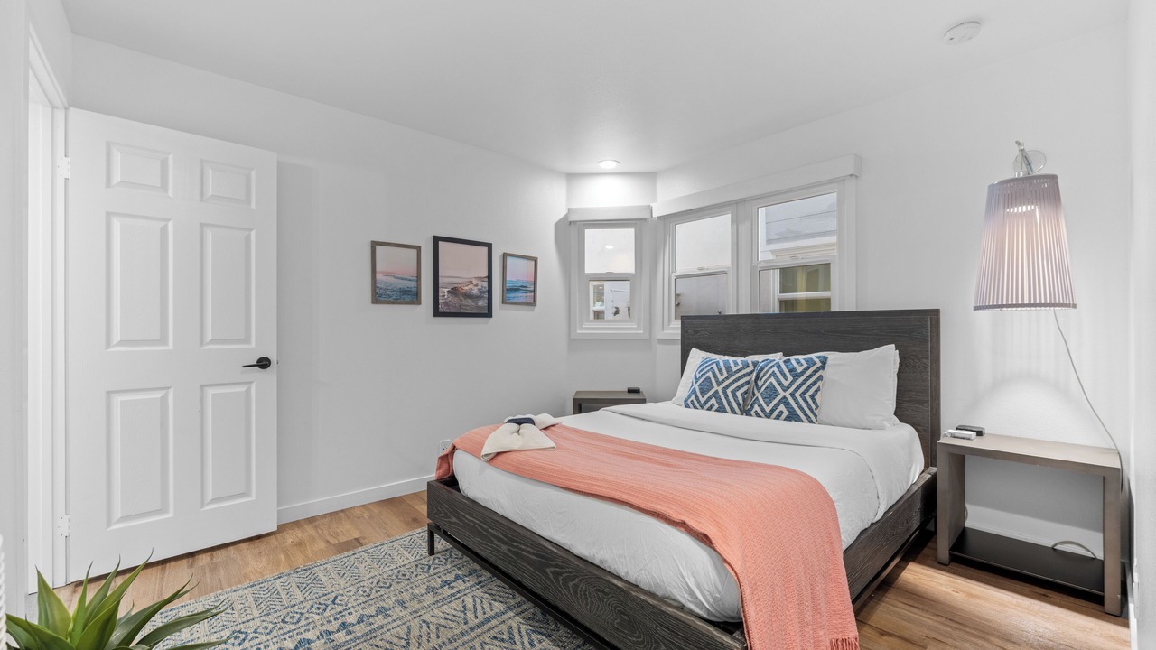 Photo of Bedroom in South Mission Beach