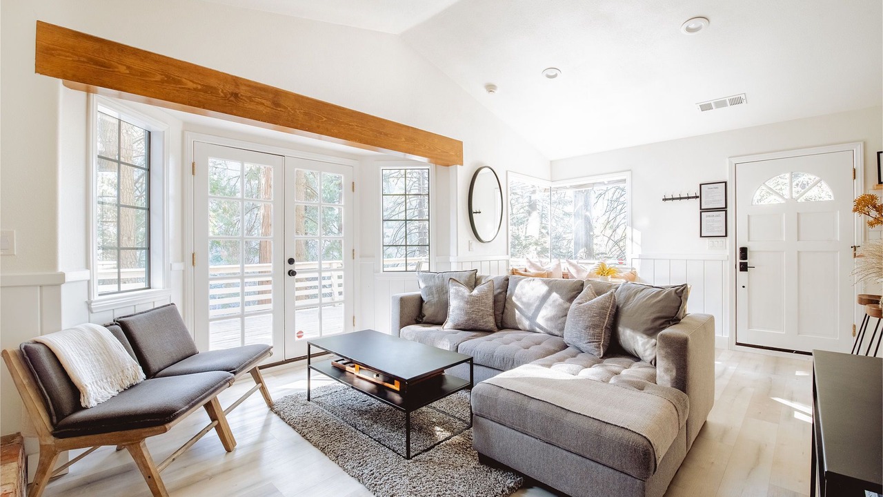 Photo of Livingroom in Arrowhead Villas
