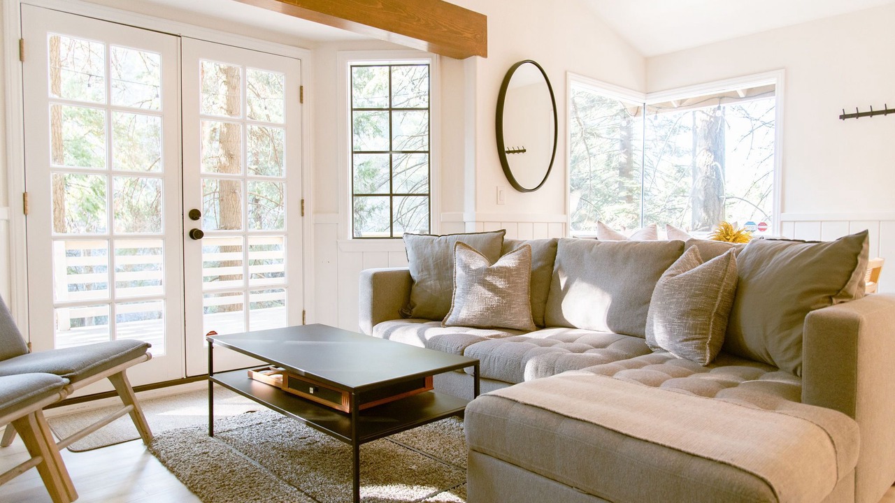 Photo of Livingroom in Arrowhead Villas