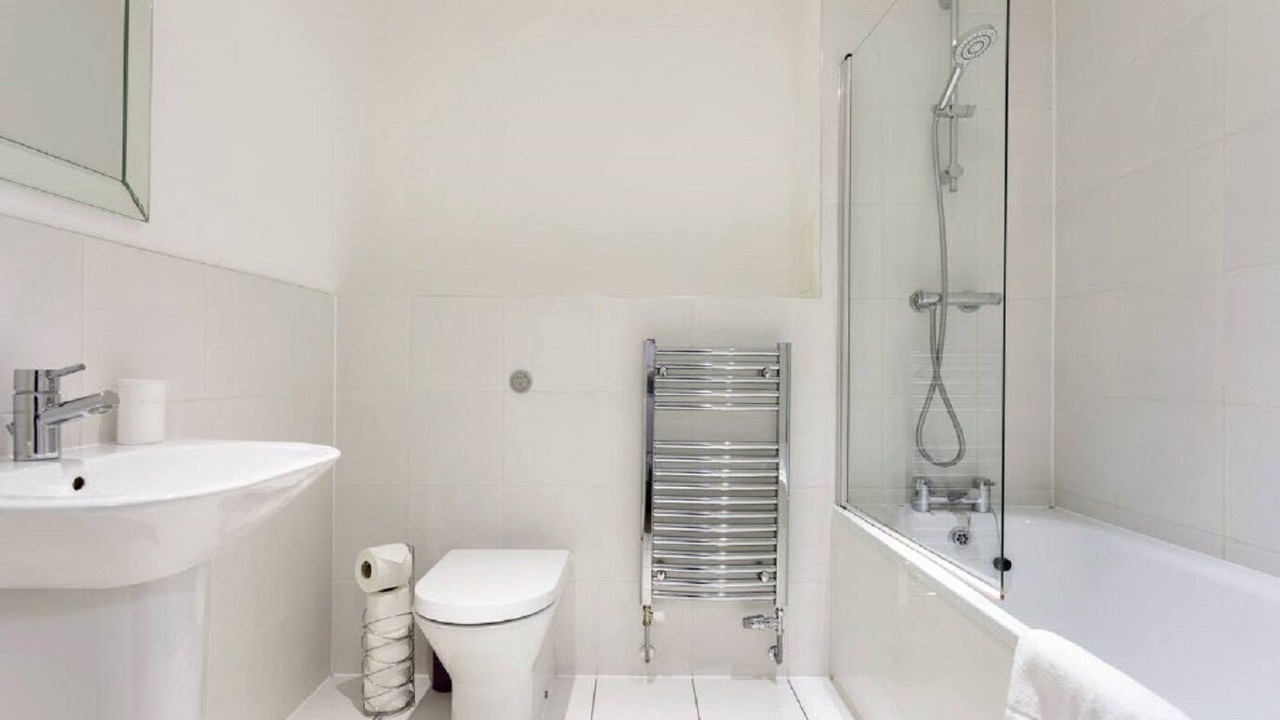 Photo of Bathroom in Limehouse