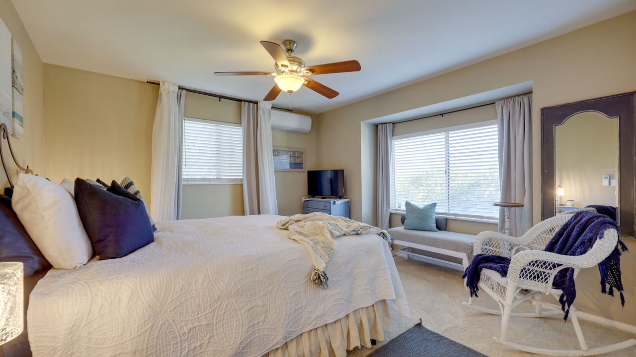 Photo of Bedroom in Santa Paula