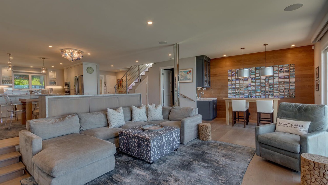 Photo of Livingroom in Tahoe Tavern