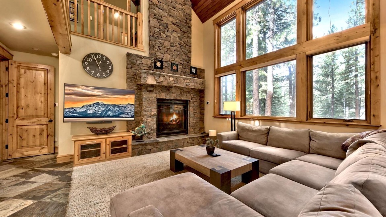 Photo of Livingroom in Montgomery Estates